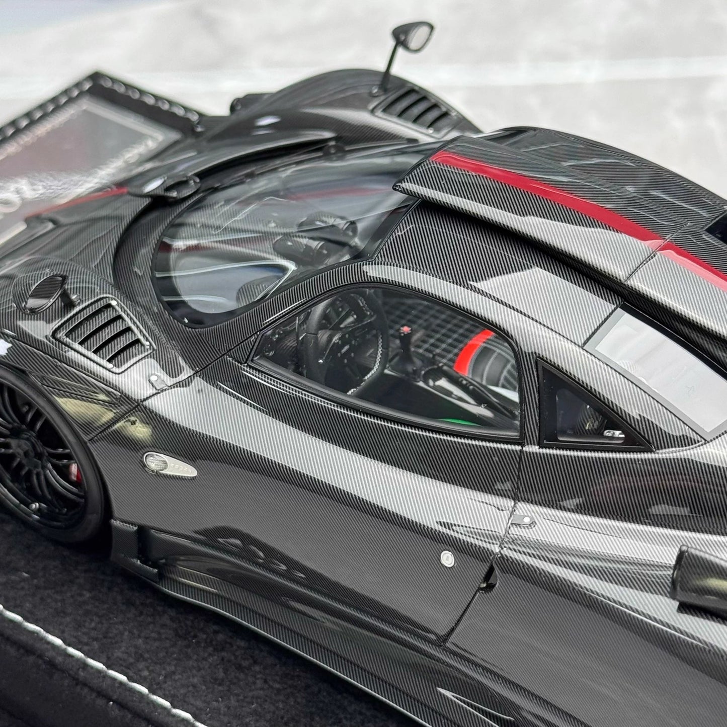 HH 1:18 Pagani Zonda 760 (Zonda Specials) Hardtop Resin Model · Carbon Grey/Red Stripe