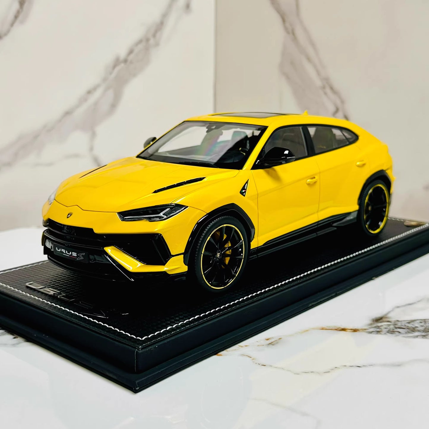 MR Collection 1/18 Lamborghini Urus S Yellow Sunroof One-Off Resin Model 01/01