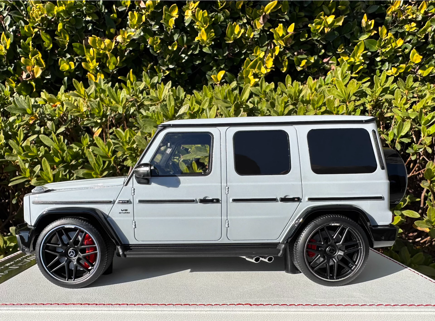 Dino Model 1/18 Mercedes-AMG G63 AMG Cement Grey Resin Model