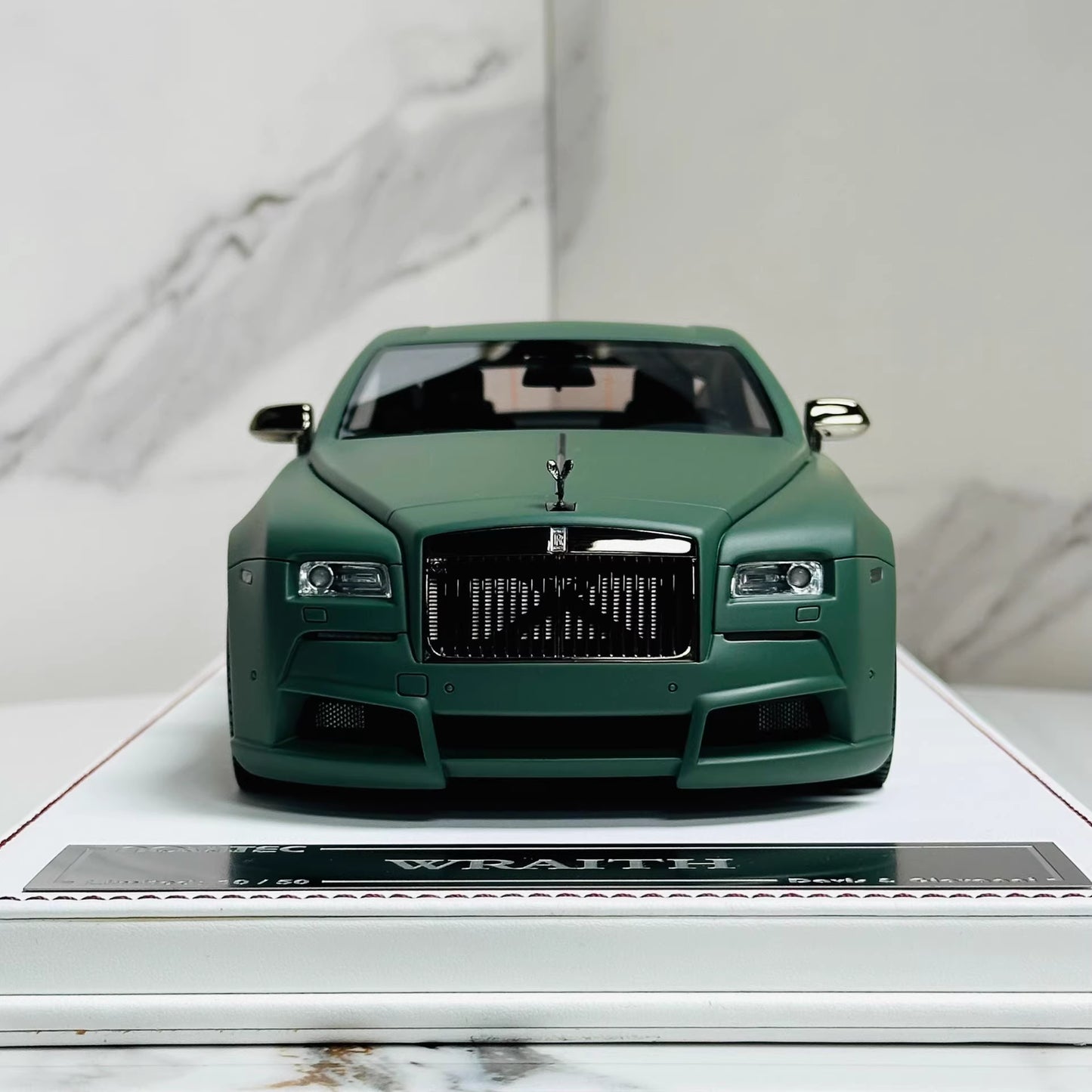 Davis & Giovanni 1/18 Rolls-Royce Wraith Matte Green Resin Model
