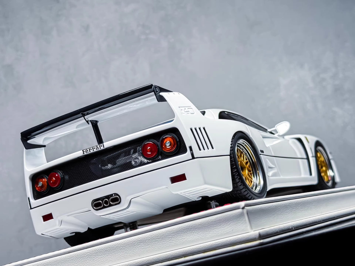 Davis & Giovanni 1/18 Ferrari F40 White Resin Model Red Interior BBS Wheels Limited 15