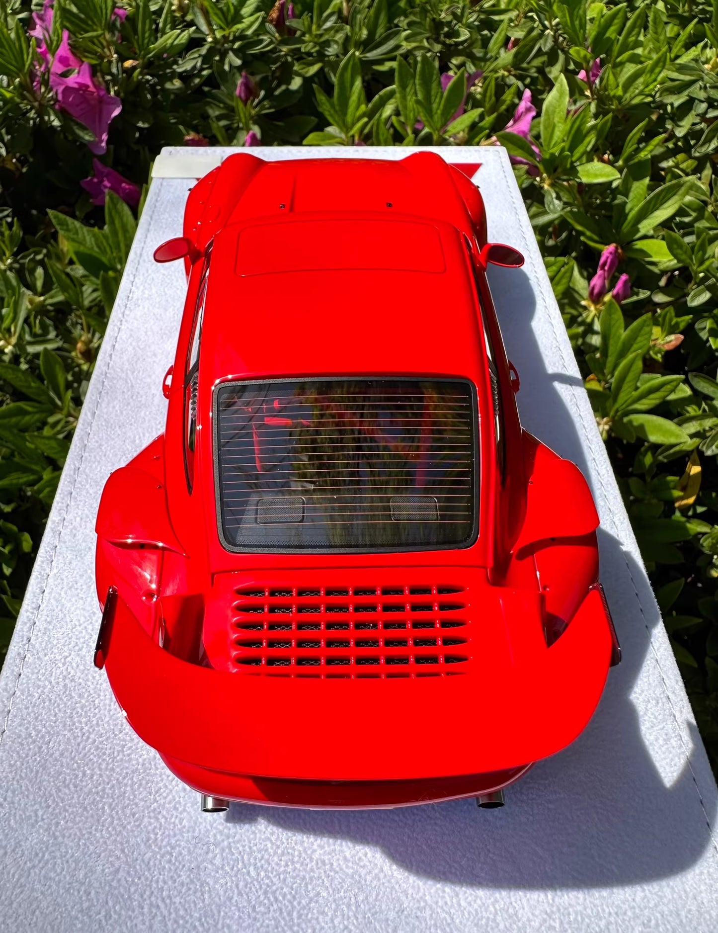 FuelMe 1/18 Porsche 911 (993) RWB “Medusa” Supreme – Red Resin Model