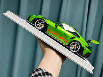 Davis & Giovanni 1/18 Porsche 911 GT3 RS 992.1 AW Green | Limited 12