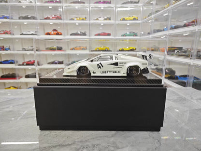 VIP 1/18 Lamborghini Countach LB Widebody White Resin Model with Display Case