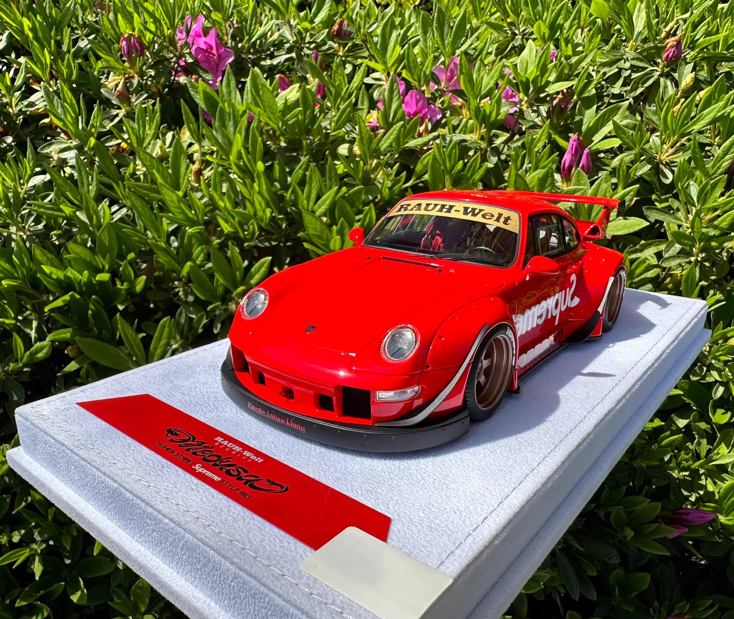 FuelMe 1/18 Porsche 911 (993) RWB “Medusa” Supreme – Red Resin Model