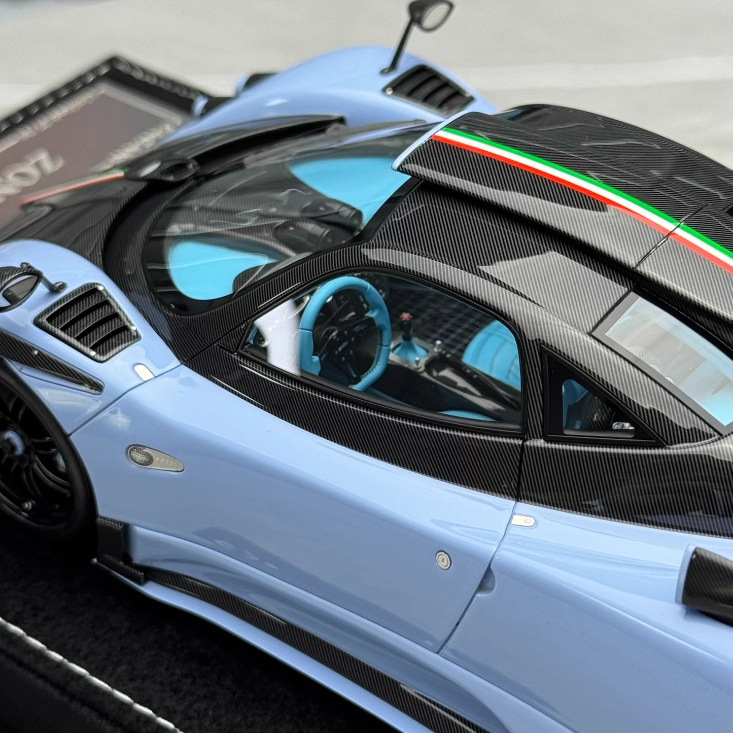 HH 1:18 Pagani Zonda 760 (Zonda Specials) Hardtop Resin Model · Baby Blue/Carbon Tricolore