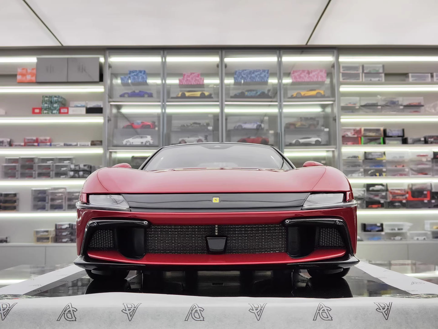 Amalgam 1/8 Ferrari 12 Cilindri – Red Coupe Model | Air Shipping from China