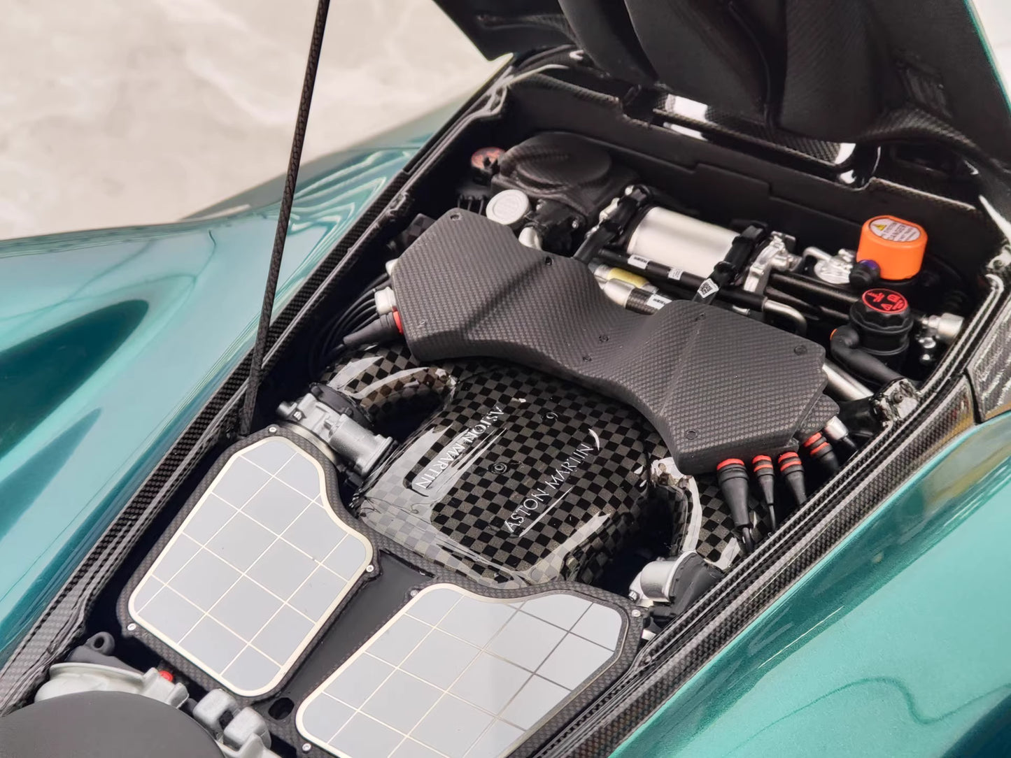 Amalgam 1/8 Aston Martin Valkyrie – Green Edition Hypercar Model | Air Shipping from China