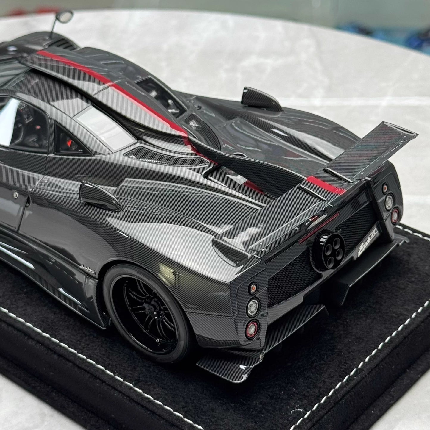 HH 1:18 Pagani Zonda 760 (Zonda Specials) Hardtop Resin Model · Carbon Grey/Red Stripe