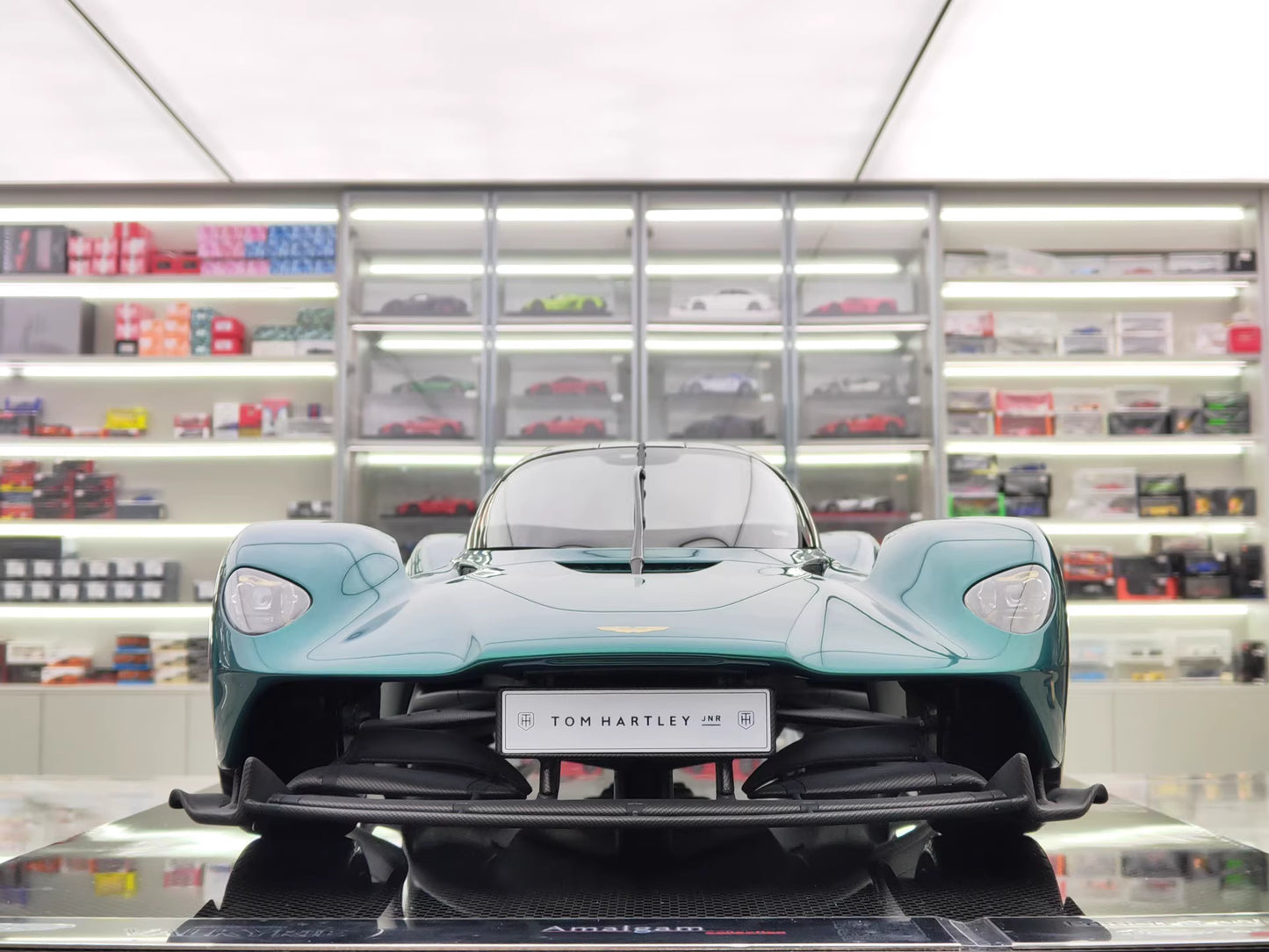 Amalgam 1/8 Aston Martin Valkyrie – Green Edition Hypercar Model | Air Shipping from China