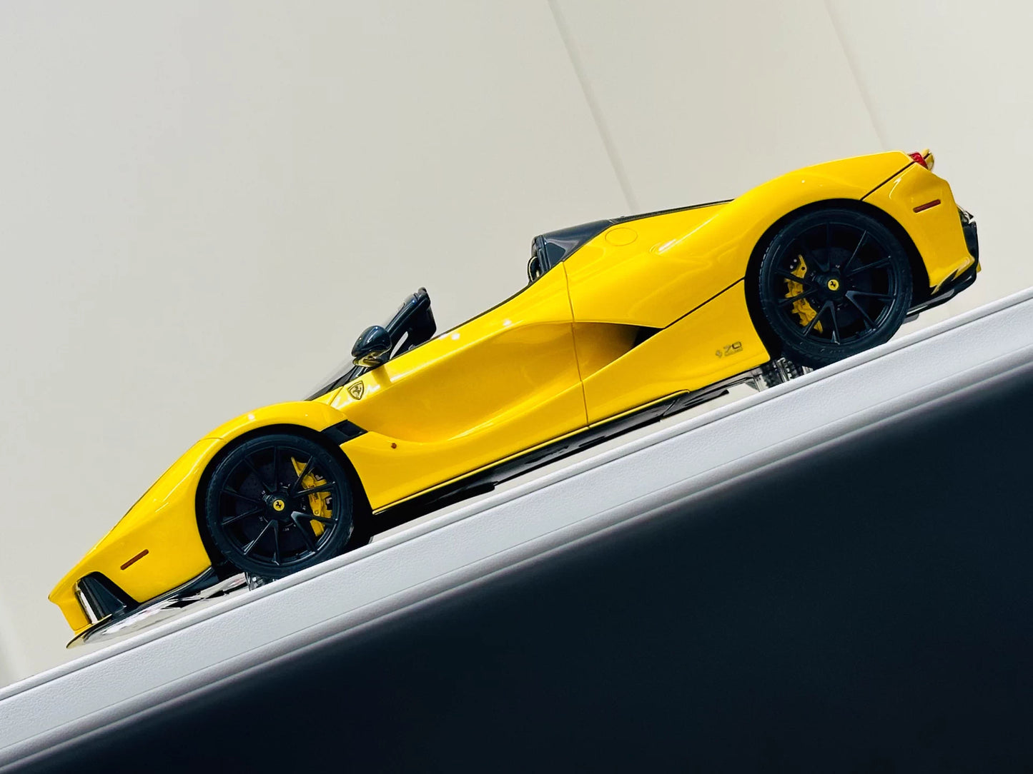Davis & Giovanni 1/18 Ferrari LaFerrari Aperta Pearl Yellow No.1/10 HRE Wheels