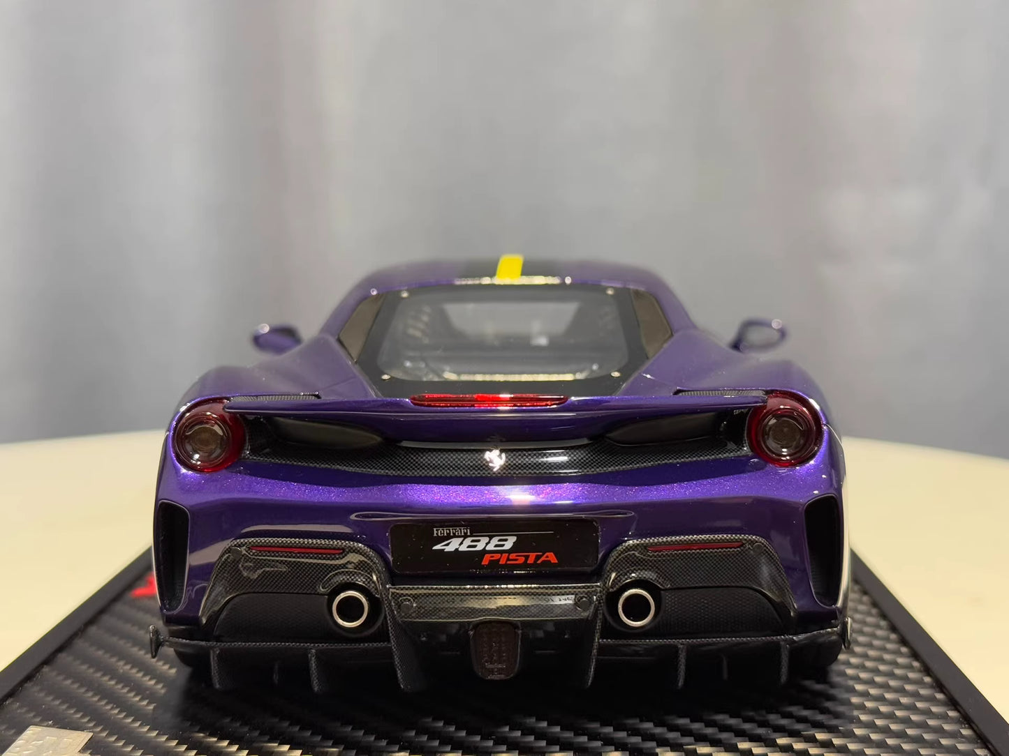 BBR 1/18 Ferrari 488 Pista · Viola with Yellow Stripe