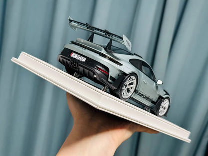 Davis & Giovanni 1/18 Porsche 911 GT3 RS 992.1 PTS Metallic Grey Green | LE 6