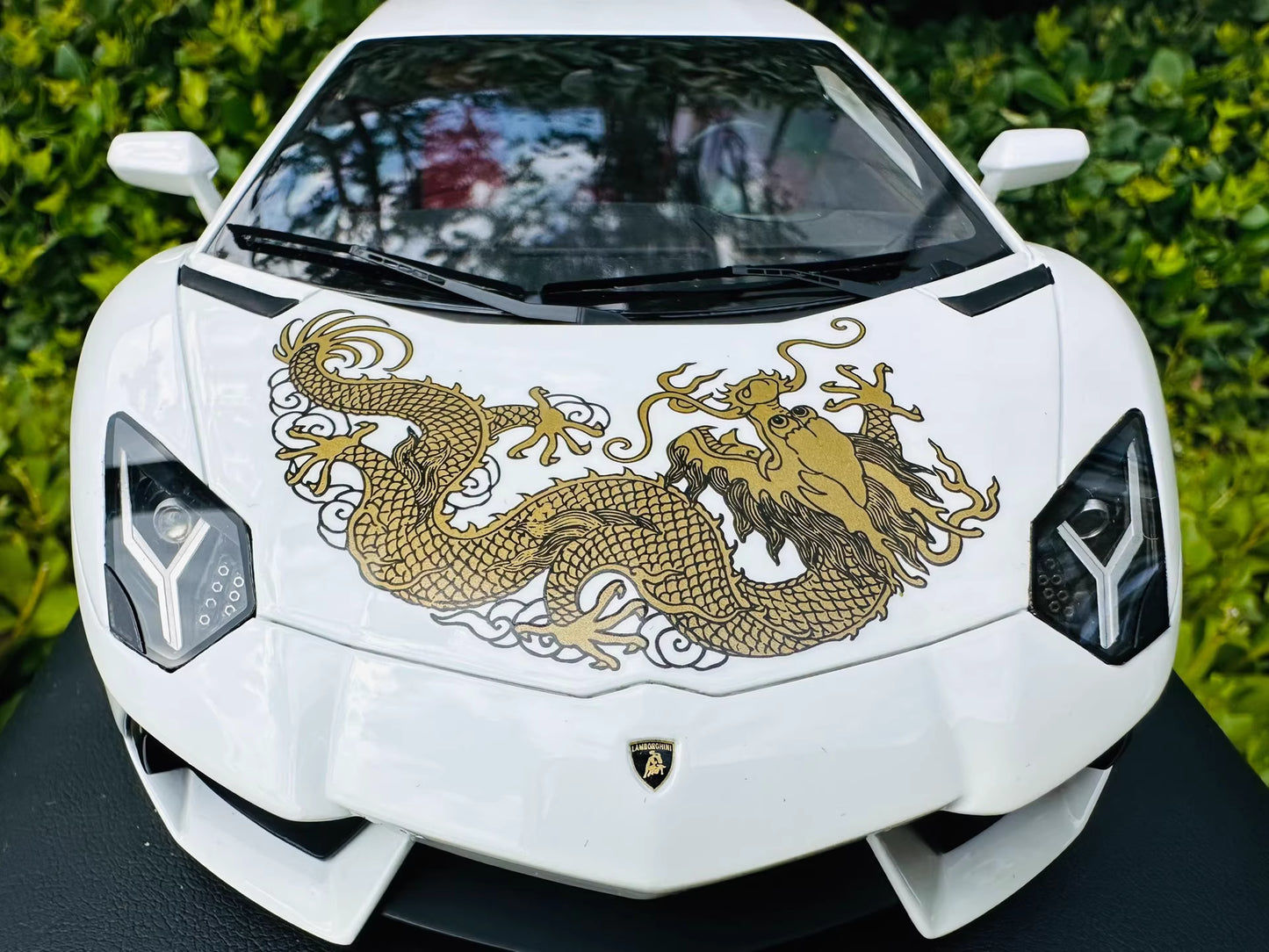 MR Collection Models 1/18 Lamborghini Aventador LP700-4 “Dragon Edition” White Resin Model
