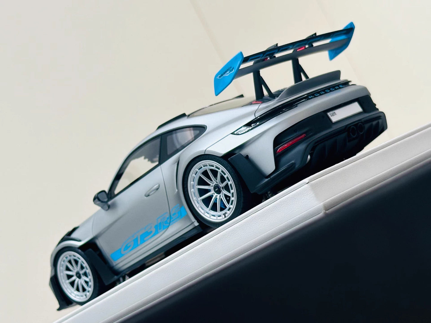 Davis & Giovanni 1/18 Porsche 911 GT3 RS 992.1 Matte GT Silver Blue Limited 12 pcs