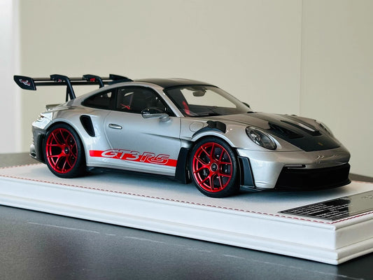 Davis & Giovanni 1/18 Porsche 911 GT3 RS 992.1 GT Silver Red Wheels Weissach
