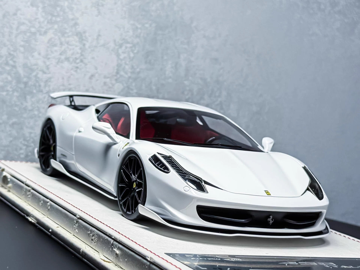 Davis & Giovanni 1/18 Ferrari 458 Italia SVR Pearl White Resin Model Limited 30