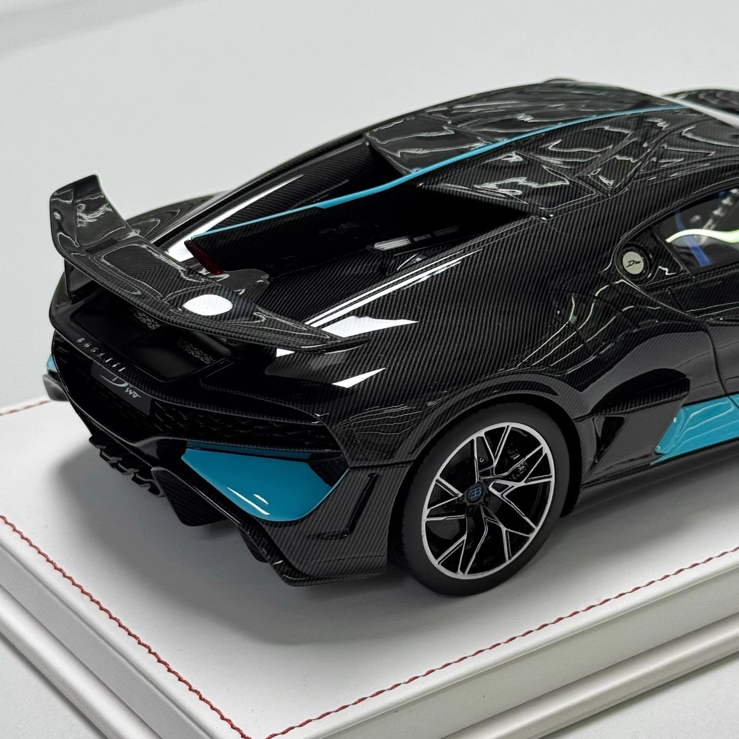 FC Model 1/18 Bugatti Chiron Divo Full Carbon Blue Accent Resin Model