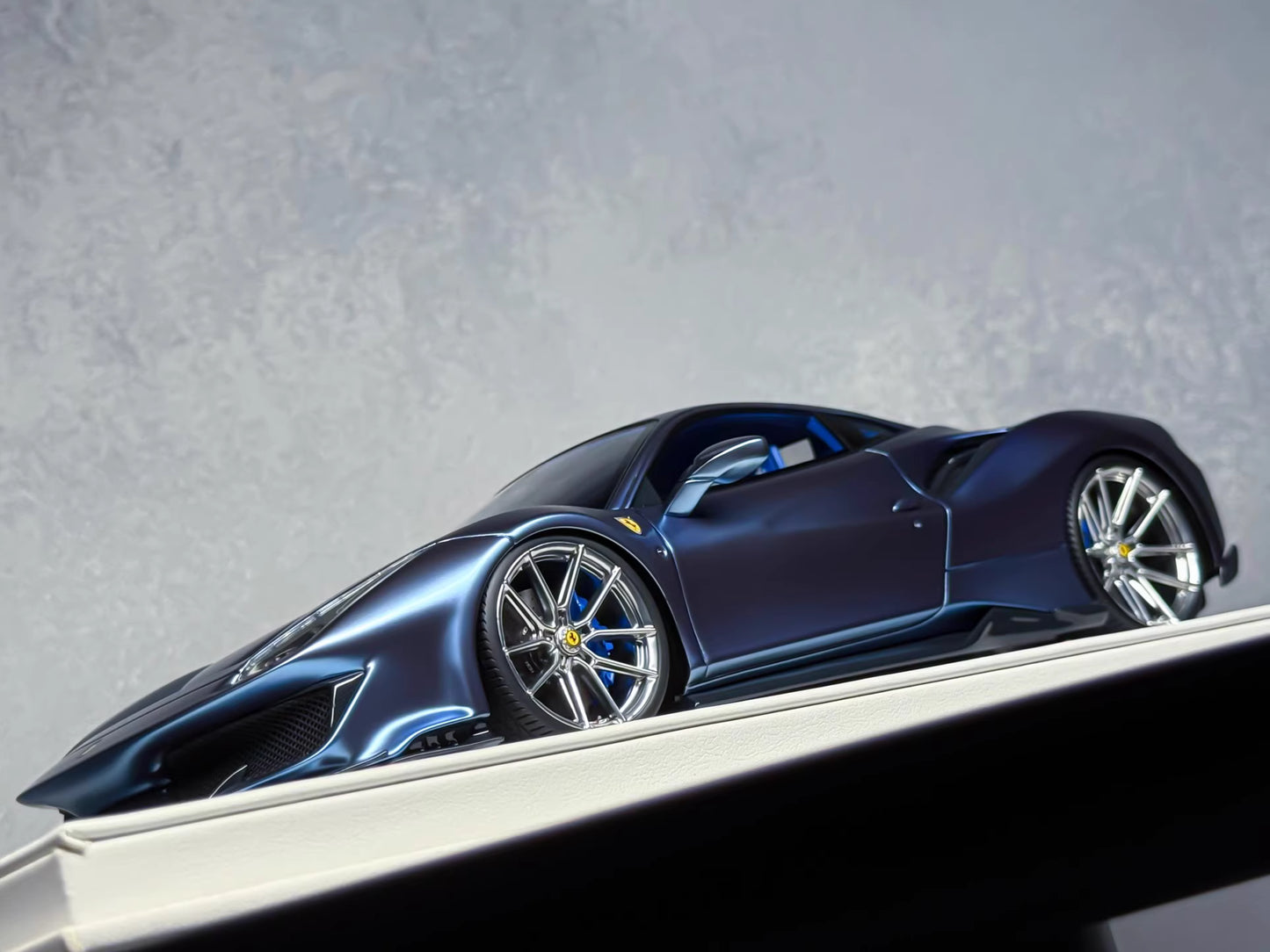 Davis & Giovanni 1/18 Ferrari 488 Pista Matte Ice Blue Resin Model Limited 20