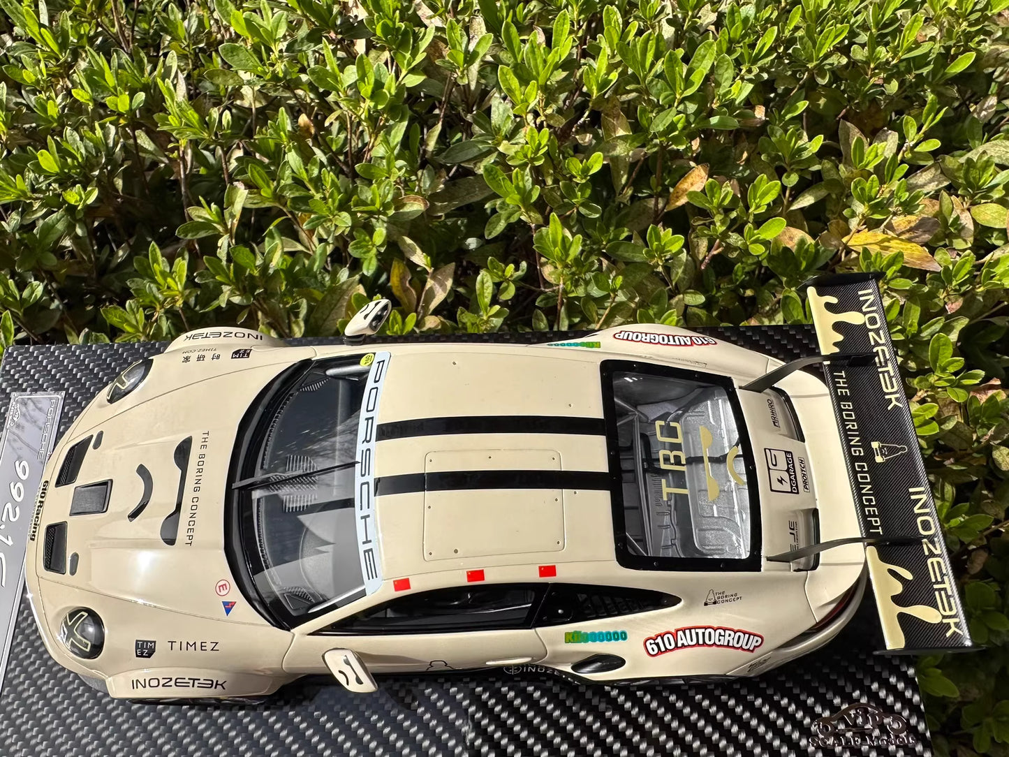VIP Model 1/18 Porsche 911 GT3 RS (992) “010Racing / Inozetek” Resin Model