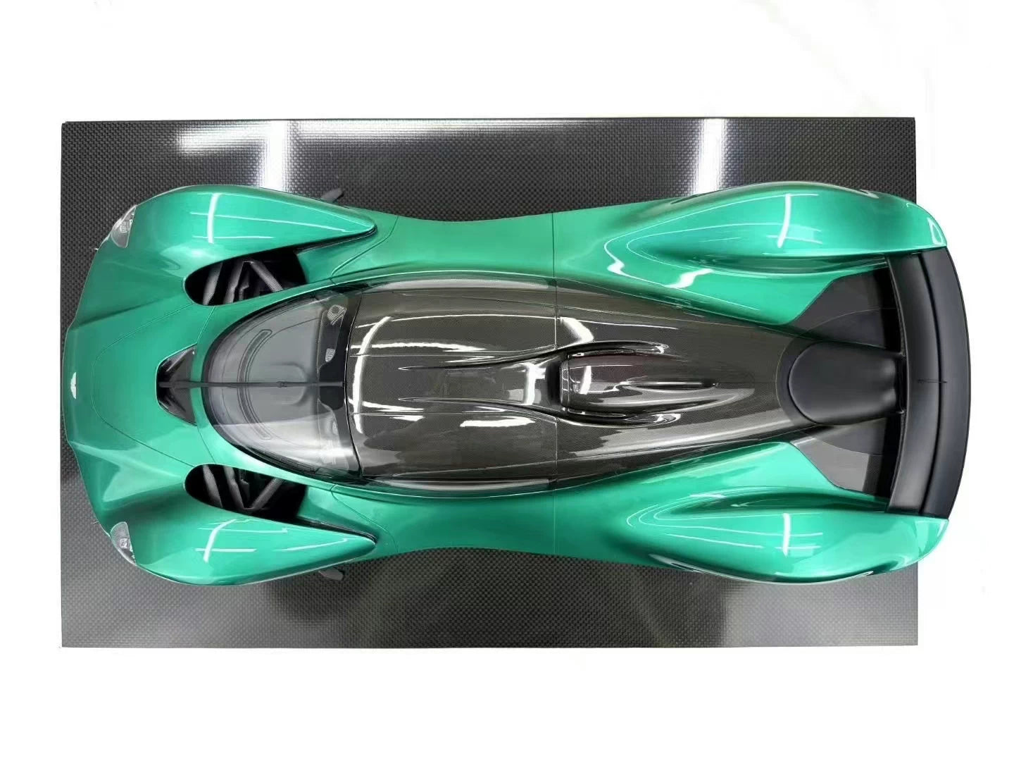 Frontiart 1/8 Aston Martin Valkyrie – British Green Limited Edition Model | Air Shipping from China