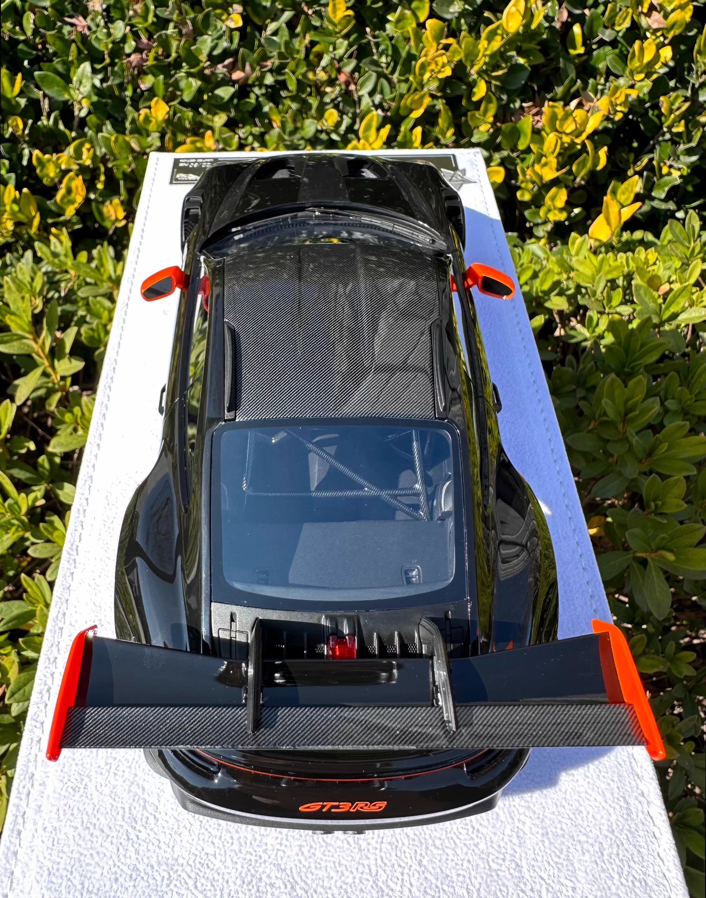 FuelMe 1/18 Porsche 911 (992) GT3 RS Weissach Black / Orange Resin Model