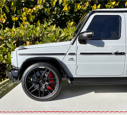 Dino Model 1/18 Mercedes-AMG G63 AMG Cement Grey Resin Model