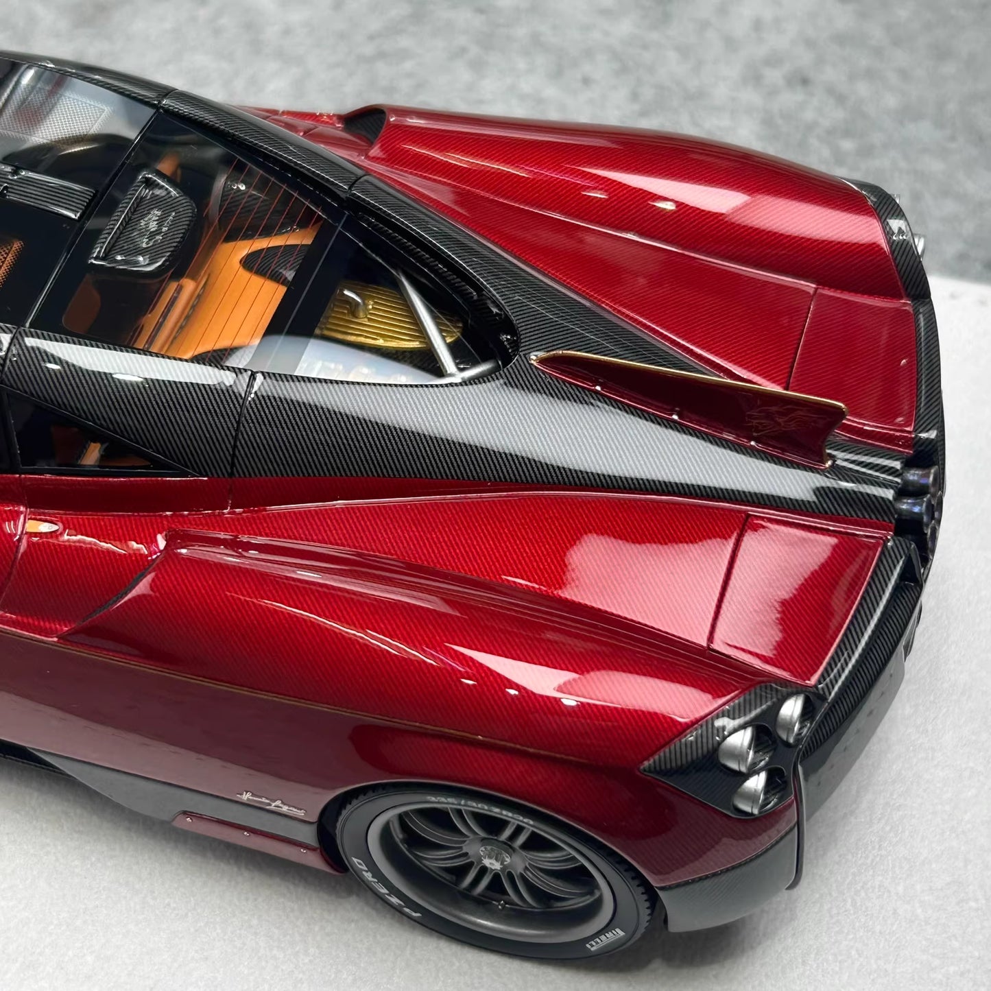 FuelMe 1/18 Pagani Huayra Dinastia Red Dragon Edition Model