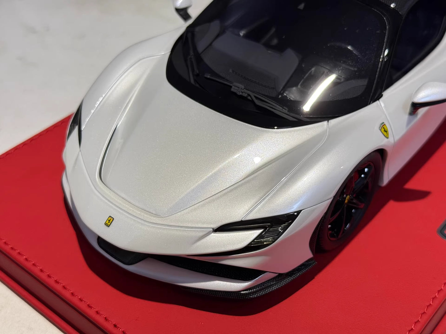 BBR 1/18 Ferrari SF90 Spider Resin Model Pearl White Carbon Roof Deluxe Edition