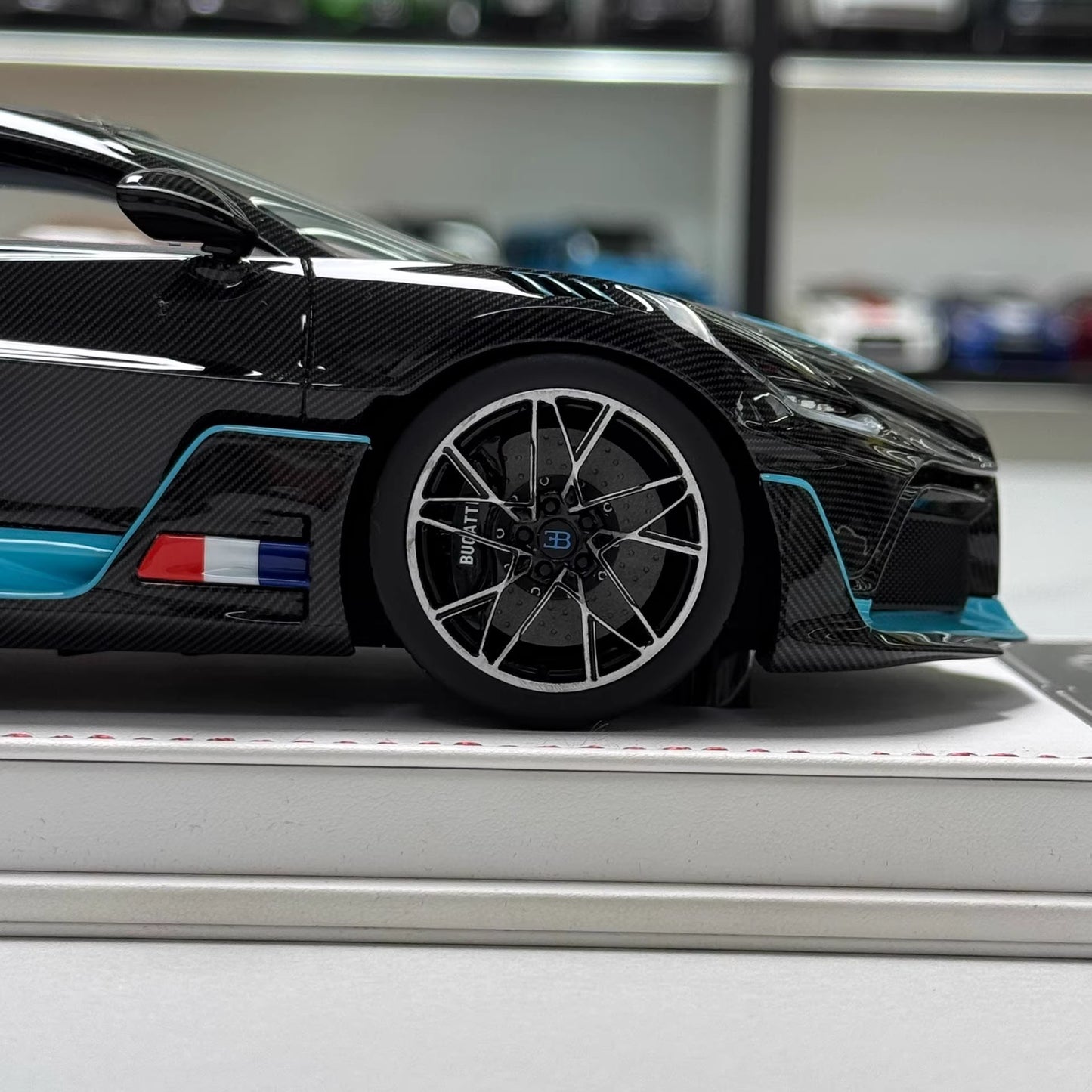 FC Model 1/18 Bugatti Chiron Divo Full Carbon Blue Accent Resin Model