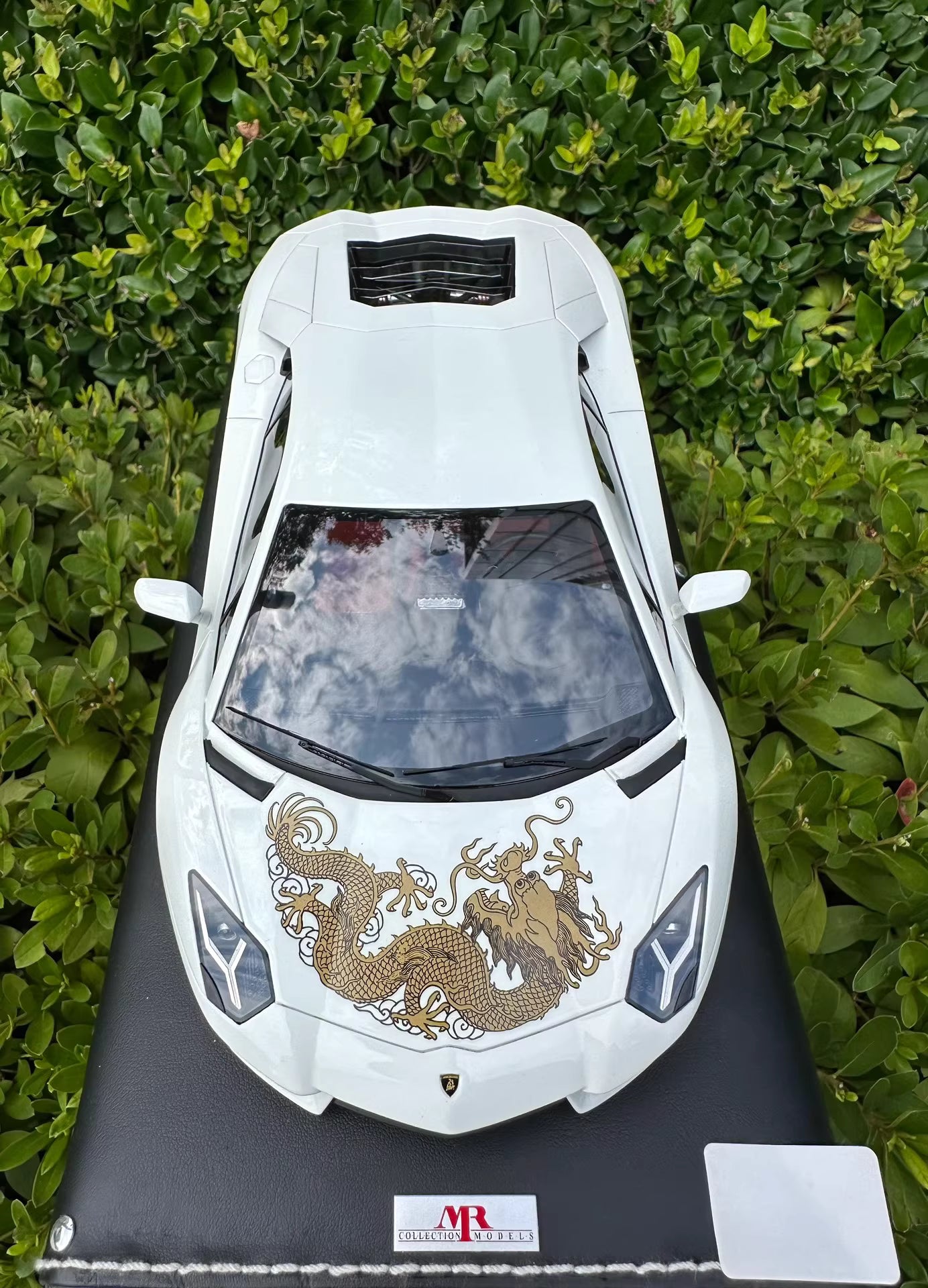 MR Collection Models 1/18 Lamborghini Aventador LP700-4 “Dragon Edition” White Resin Model