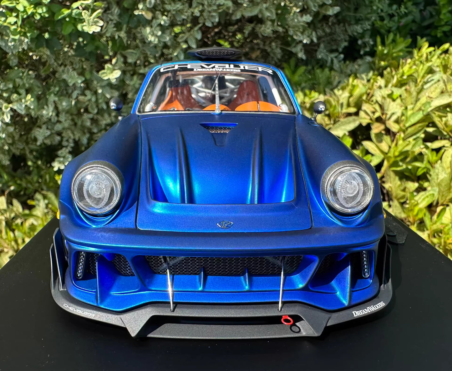 DreamWalkers 1/18 Porsche 911 “Chevalier D995” Blue Resin Model (Orange Interior)