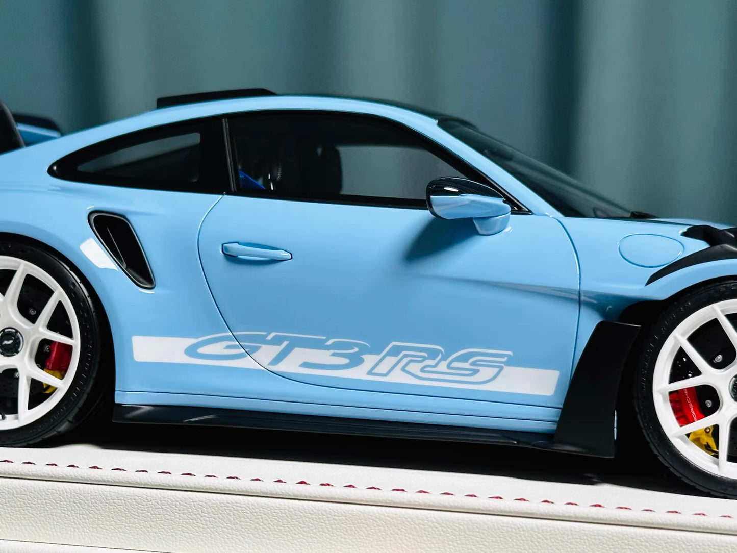 Davis & Giovanni 1/18 Porsche 911 GT3 RS 992.1 PTS Meissen Blue | Limited 30