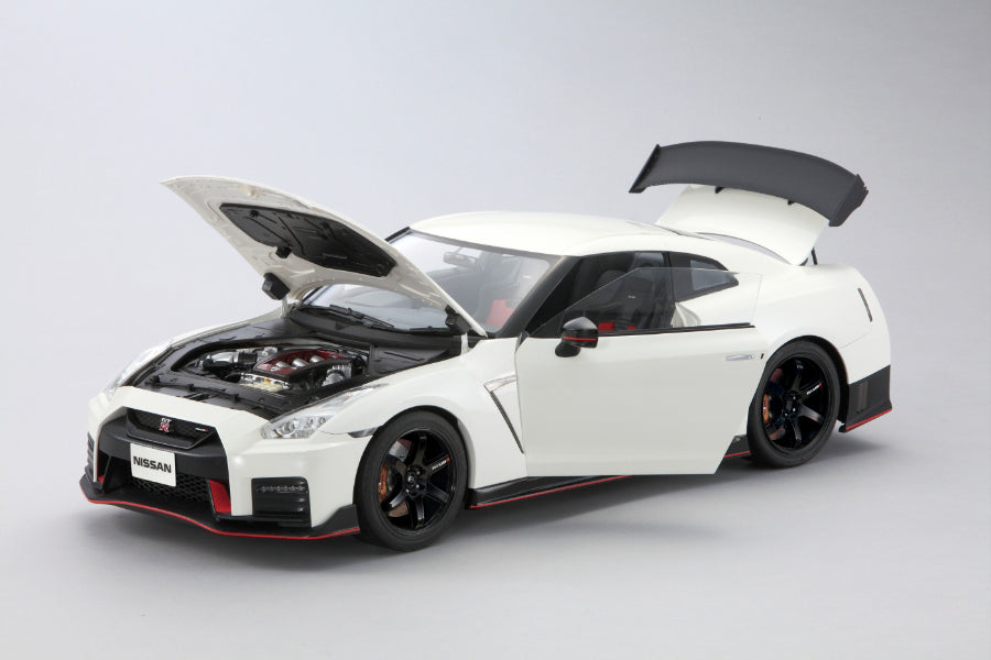 DeAgostini 1/8 Nissan GT-R R35 Full Built Model by Model Domain – Professional Handcrafted Edition
