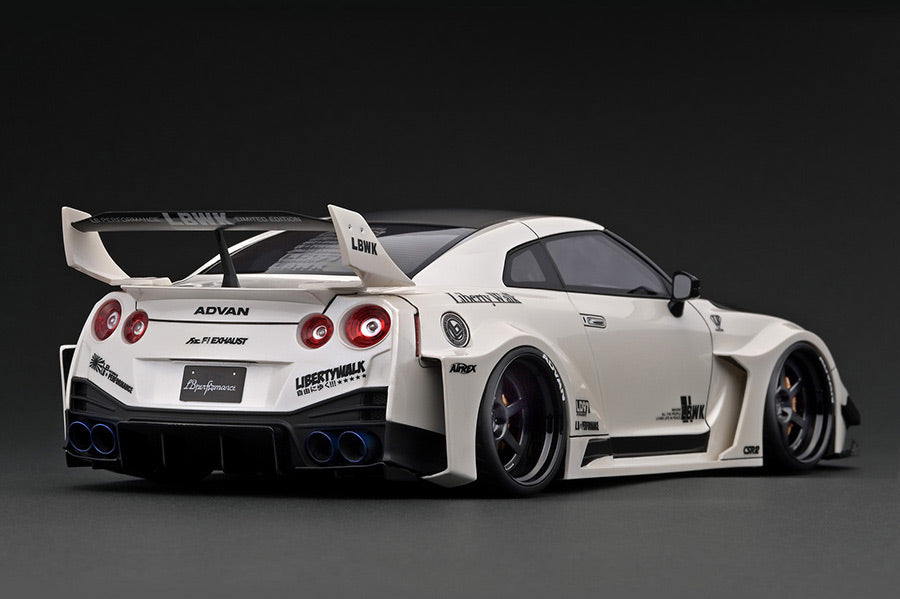 Ignition Model 1/18 LB-Silhouette WORKS GT Nissan 35GT-RR White IG2358