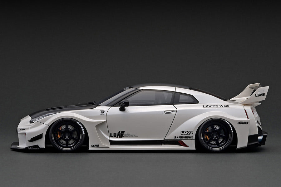 Ignition Model 1/18 LB-Silhouette WORKS GT Nissan 35GT-RR White IG2358