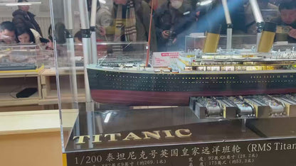 1/200 RMS Titanic Finished Model with Interior Structure – Museum-Grade Edition
